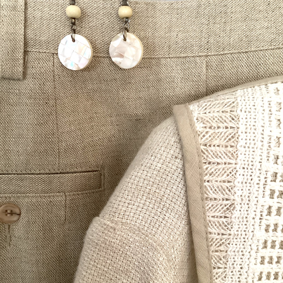 Fine Line NY Short Sleeve Cream Textural Cropped Button Up Blouse Size L - Picture 7 of 7